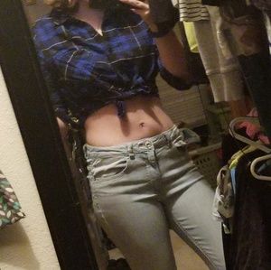 A beautiful blue crop top flannel